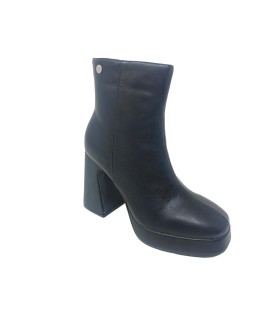 Botas de cano curto femininas pretas ISTERIA 24198