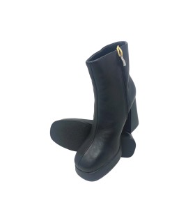 Botas de cano curto femininas pretas ISTERIA 24198