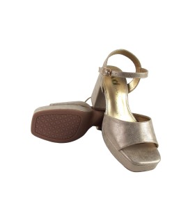 Zeremonie Frau XTI 141471 gold