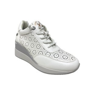 Chaussure blanche pour femme XTI 143776