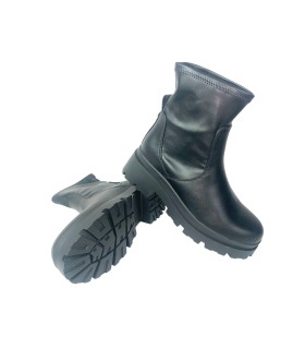 Botas de cano curto femininas pretas MUSTANG 54579