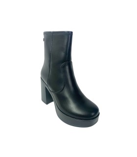 Botas de cano curto femininas pretas MUSTANG 50531