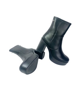 Botas de cano curto femininas pretas MUSTANG 50531