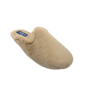 Frau NELES 40124 feierte auf dem Heimweg mit einem Toast.