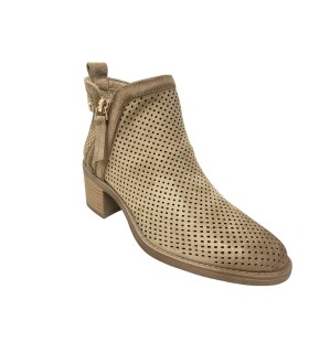Botas de cano curto femininas XTI 145035 na cor taupe